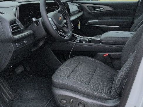 New 2026 Chevrolet Traverse LT w/ Driver Confidence Package FWD image 8