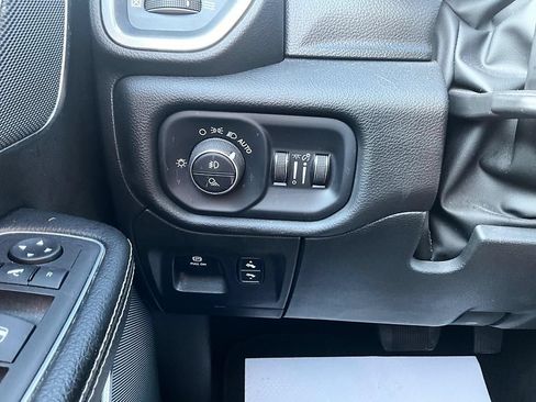 Used 2024 RAM 1500 Laramie AWD/4WD image 17