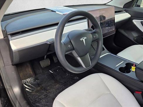 Used 2021 Tesla Model 3 Long Range image 10