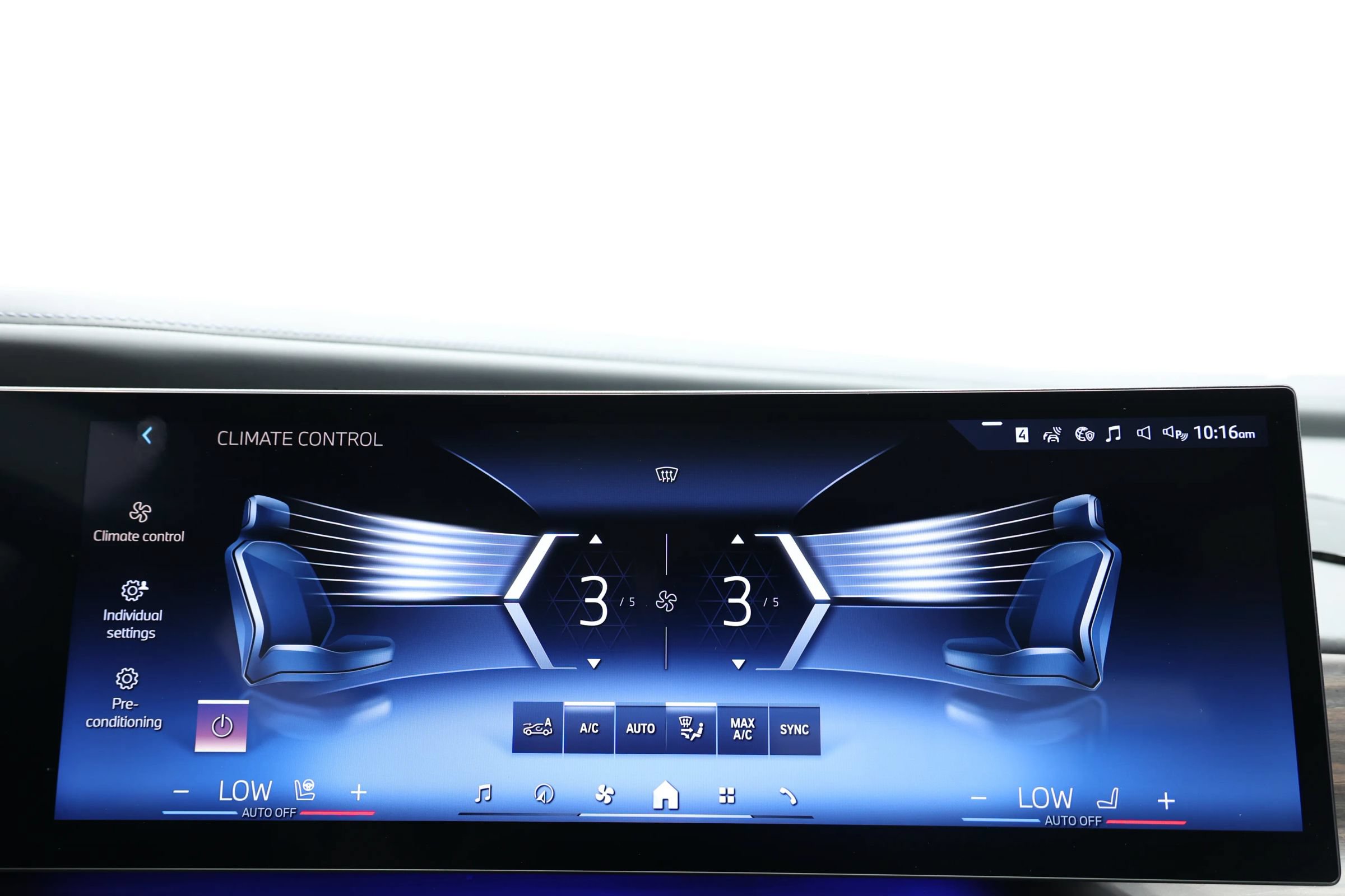 Used 2023 BMW i7 xDrive60 AWD/4WD image 34