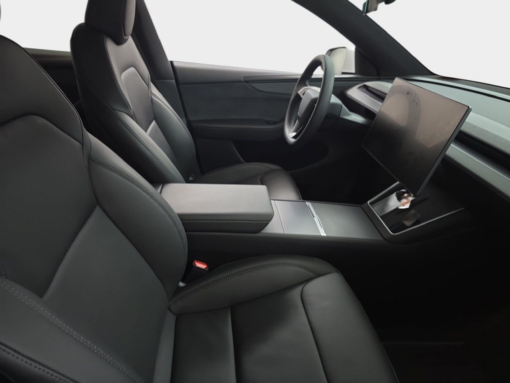 Used 2026 Tesla Model Y AWD image 10