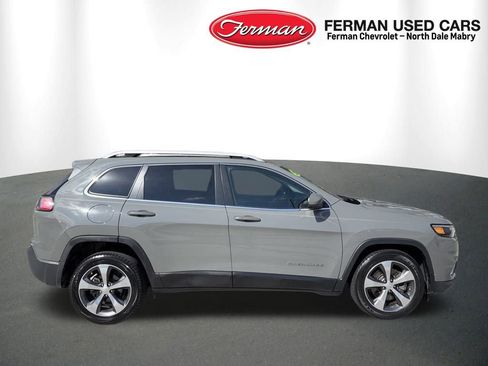 Used 2019 Jeep Cherokee Limited image 2