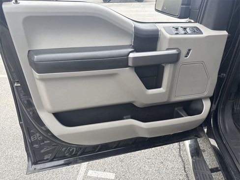 Used 2020 Ford F150 XLT image 19