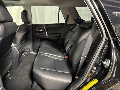 Used 2022 Toyota 4Runner TRD Off-Road Premium w/ TRD Black Wheel Package (TMS) AWD/4WD image 5