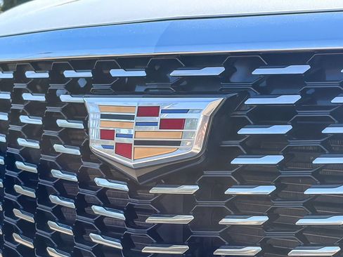 Certified 2023 Cadillac XT5 Premium Luxury AWD/4WD image 9
