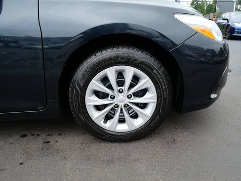 Used 2015 Toyota Camry LE FWD image 36