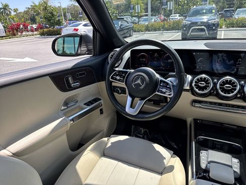 Used 2021 Mercedes-Benz GLB 250 4MATIC image 22