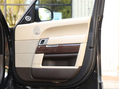 Used 2016 Land Rover Range Rover HSE image 46