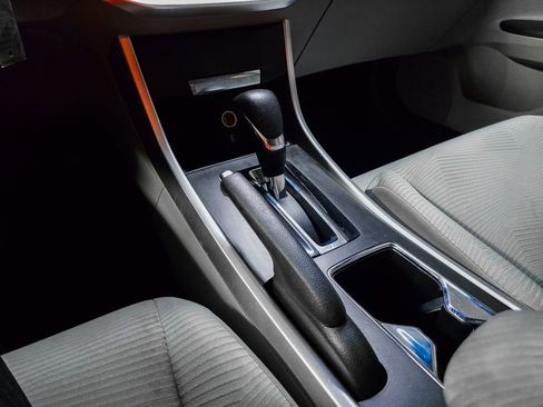 Used 2014 Honda Accord LX image 29