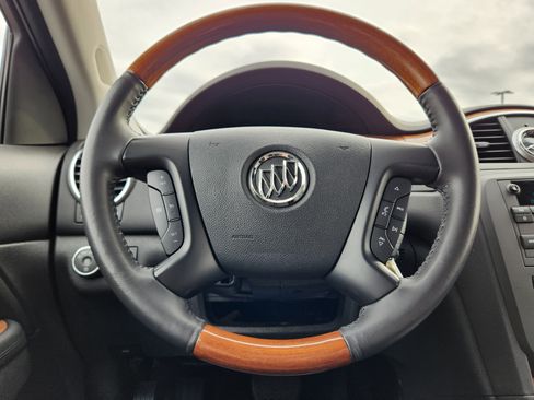 Used 2011 Buick Enclave CXL image 22