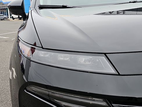 Certified 2025 Nissan Murano SV image 9