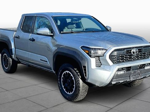 Certified 2024 Toyota Tacoma TRD Off-Road image 3