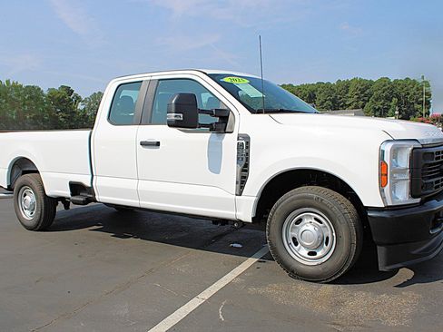 Used 2025 Ford F250 XL image 3