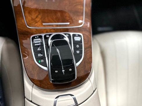 Used 2019 Mercedes-Benz E 300 4MATIC image 28