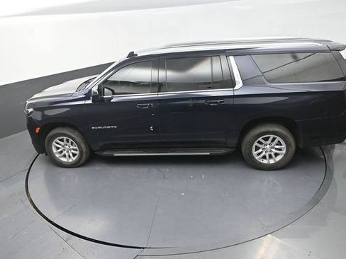 Used 2022 Chevrolet Suburban LT AWD/4WD image 27