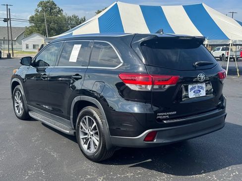 Used 2019 Toyota Highlander XLE FWD image 27