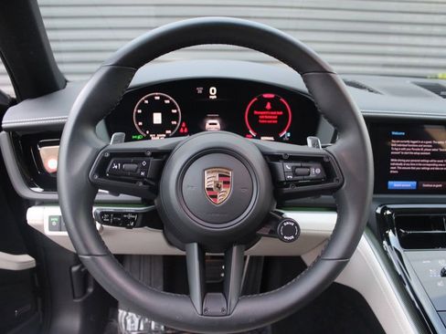 Certified 2025 Porsche Panamera image 22