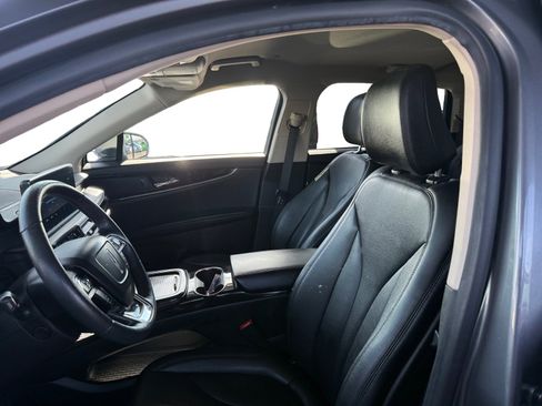 Used 2022 Lincoln Nautilus AWD w/ Premium Package image 10