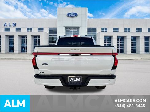 Used 2022 Ford F150 Lightning Lariat image 7