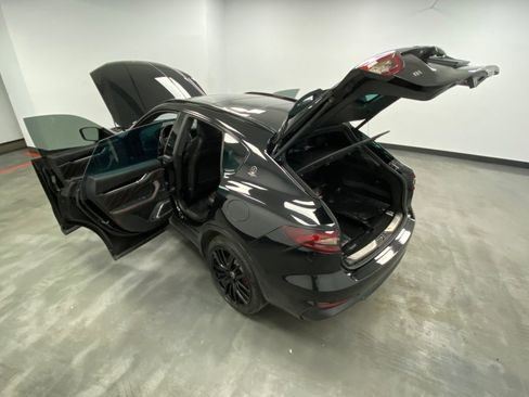 Used 2020 Maserati Levante GranSport image 51
