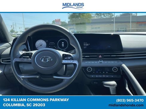 Used 2023 Hyundai Elantra SEL w/ Convenience Package FWD image 10