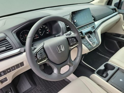 Used 2026 Honda Odyssey EX-L image 14