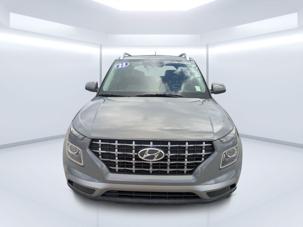 Used 2023 Hyundai Venue SEL FWD image 11