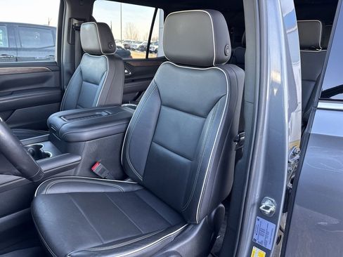 Used 2021 Chevrolet Tahoe Premier w/ Premium Package image 18