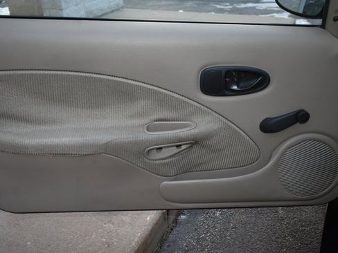 Used 1998 Saturn S-Series SC1 image 14