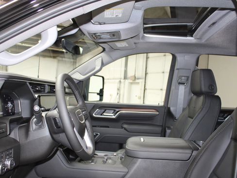 New 2026 GMC Sierra 2500 Denali w/ Denali Reserve Package image 36