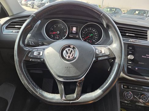 Used 2019 Volkswagen Tiguan SE FWD image 16