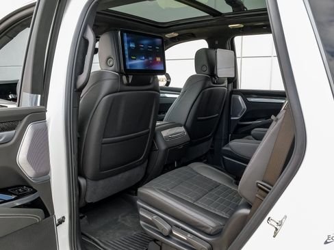 Used 2025 Cadillac Escalade V w/ LPO, Floor Liner Package image 95