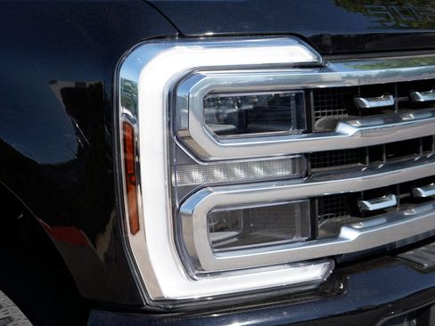 Used 2024 Ford F350 Platinum w/ FX4 Off-Road Package AWD/4WD image 13