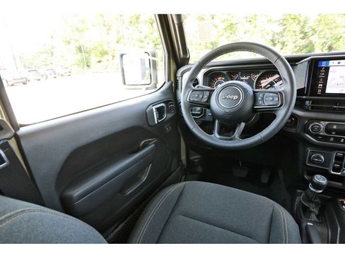 Used 2025 Jeep Wrangler Unlimited Sport AWD/4WD image 6