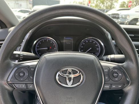 Used 2019 Toyota Camry LE image 21