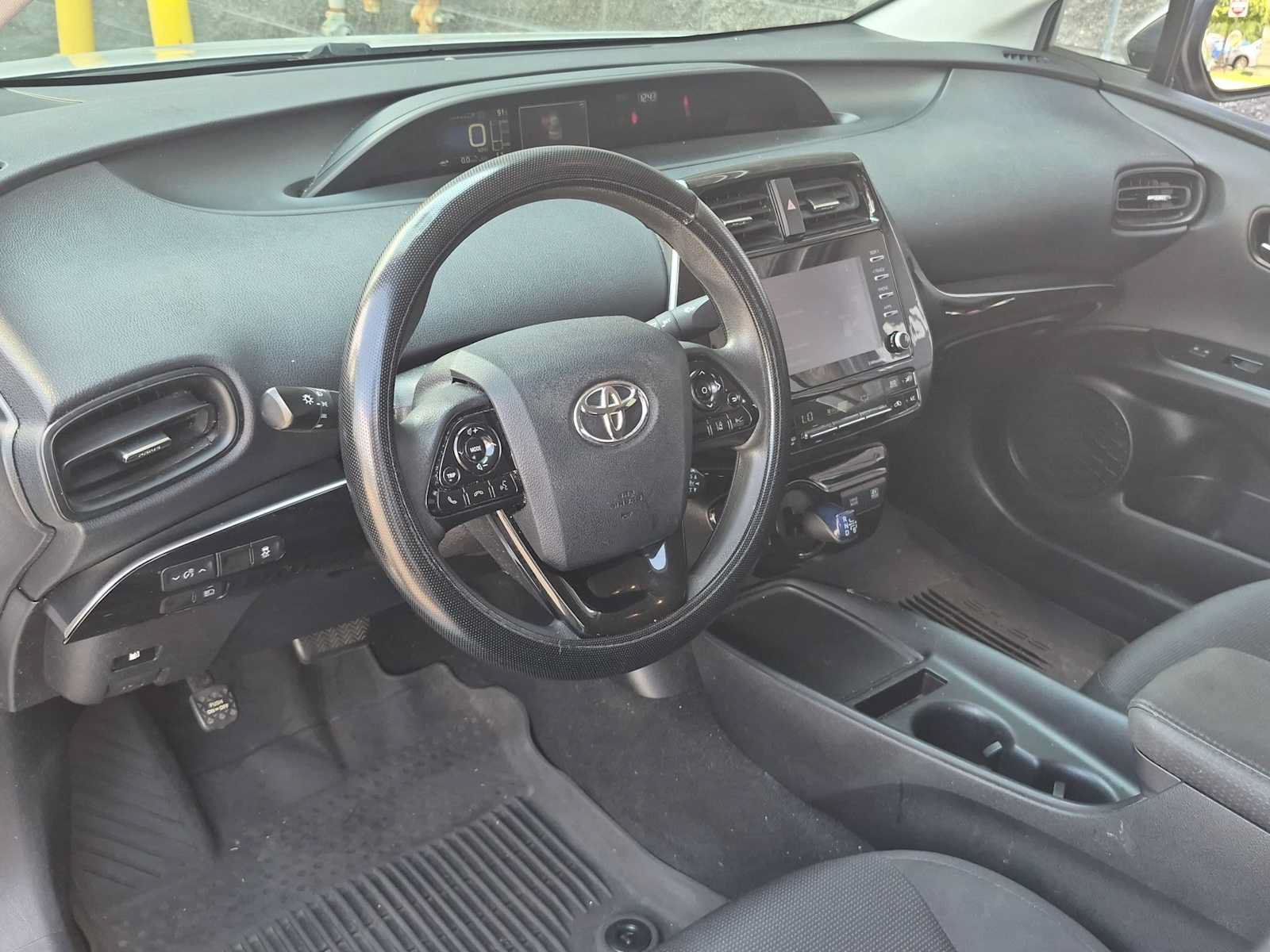 Used 2022 Toyota Prius L Eco FWD image 10