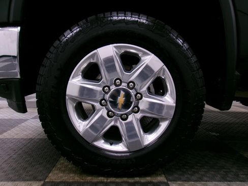 Used 2022 Chevrolet Silverado 3500 LTZ w/ LTZ Convenience Package AWD/4WD image 15