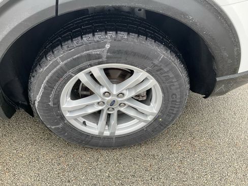 Used 2022 Ford Explorer XLT image 18