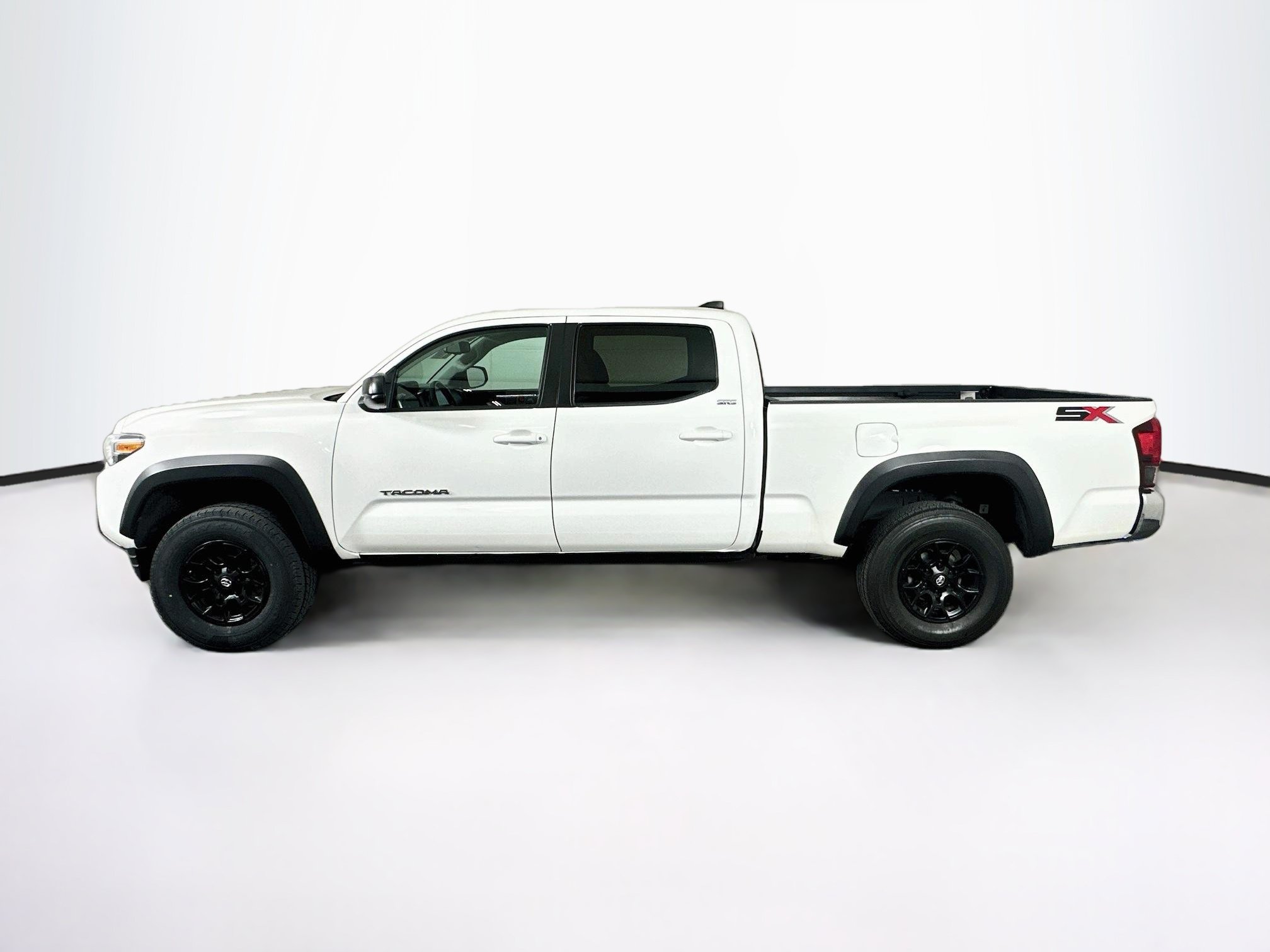 Used 2023 Toyota Tacoma SR5 RWD image 4