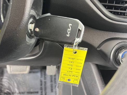 Certified 2024 Kia Forte LXS FWD image 6