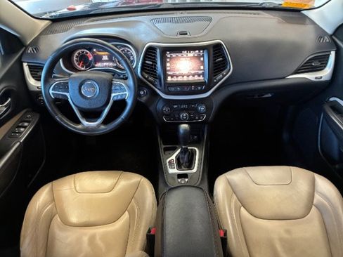 Used 2017 Jeep Cherokee Limited w/ Technology Group image 19