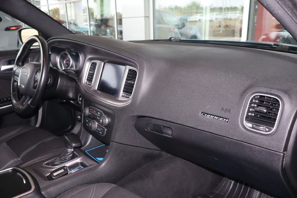 Used 2023 Dodge Charger SXT RWD image 41