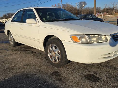Used 2000 Toyota Solara SE image 5