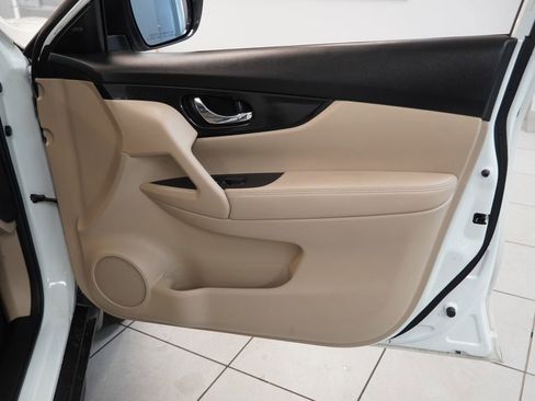 Used 2018 Nissan Rogue SL w/ Premium Package AWD/4WD image 28