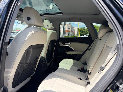 Used 2025 Audi Q5 Premium w/ Convenience Package AWD/4WD image 27