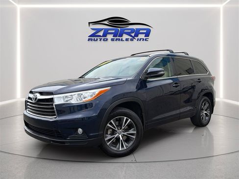 Used 2016 Toyota Highlander XLE AWD/4WD image 1