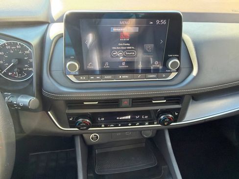 Used 2023 Nissan Rogue SV w/ SV Premium B Package AWD/4WD image 25