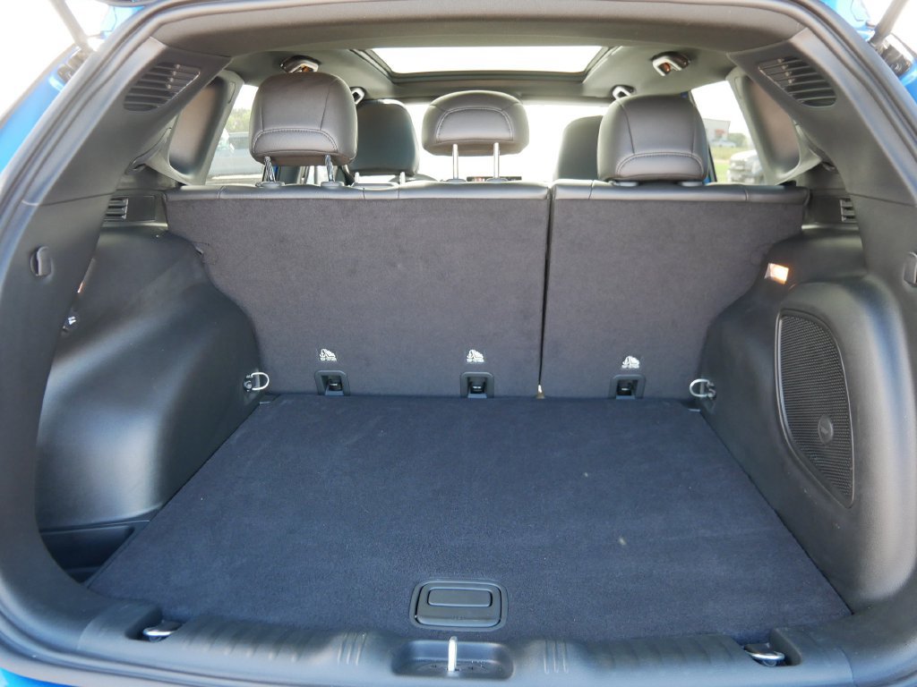 Used 2023 Jeep Compass Limited w/ Sun and Sound Group AWD/4WD image 11