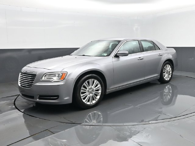 Used 2014 Chrysler 300 AWD image 1