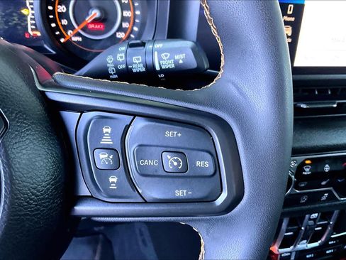 Used 2024 Jeep Wrangler Unlimited Sport AWD/4WD image 23